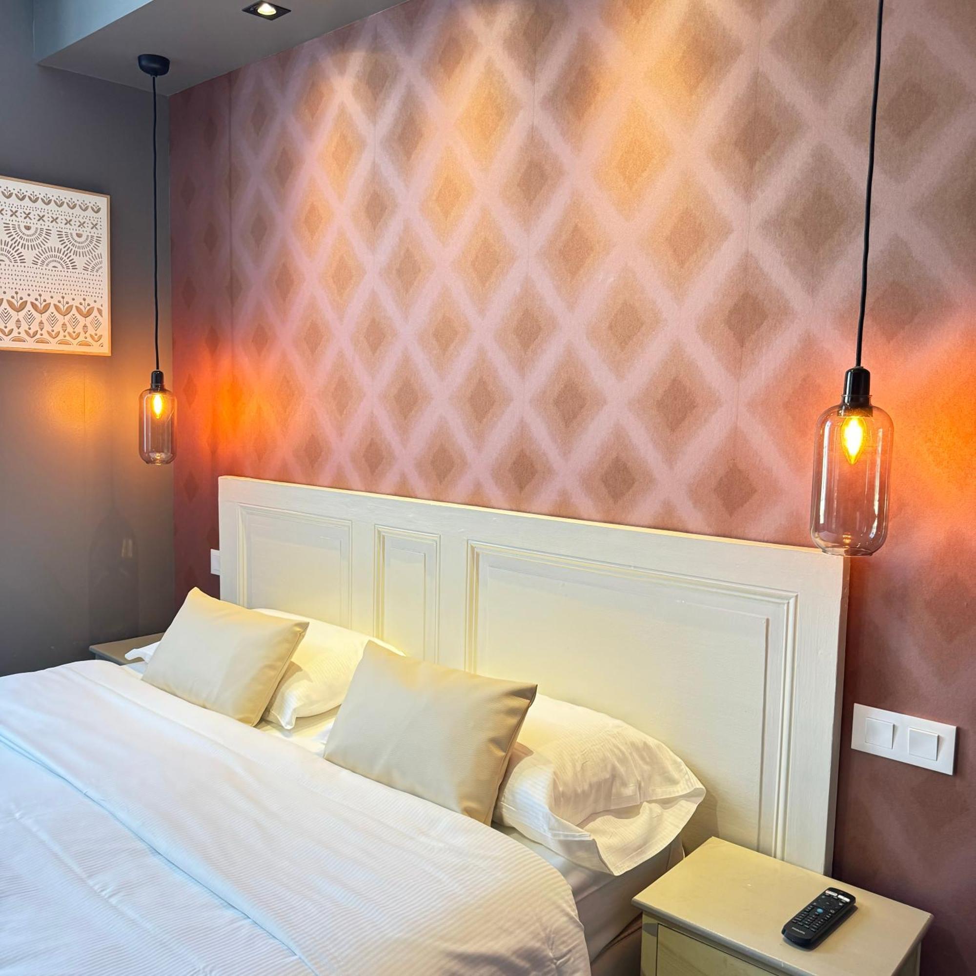 Cit'Hotel Les Alizes ดีนาร์ ภายนอก รูปภาพ