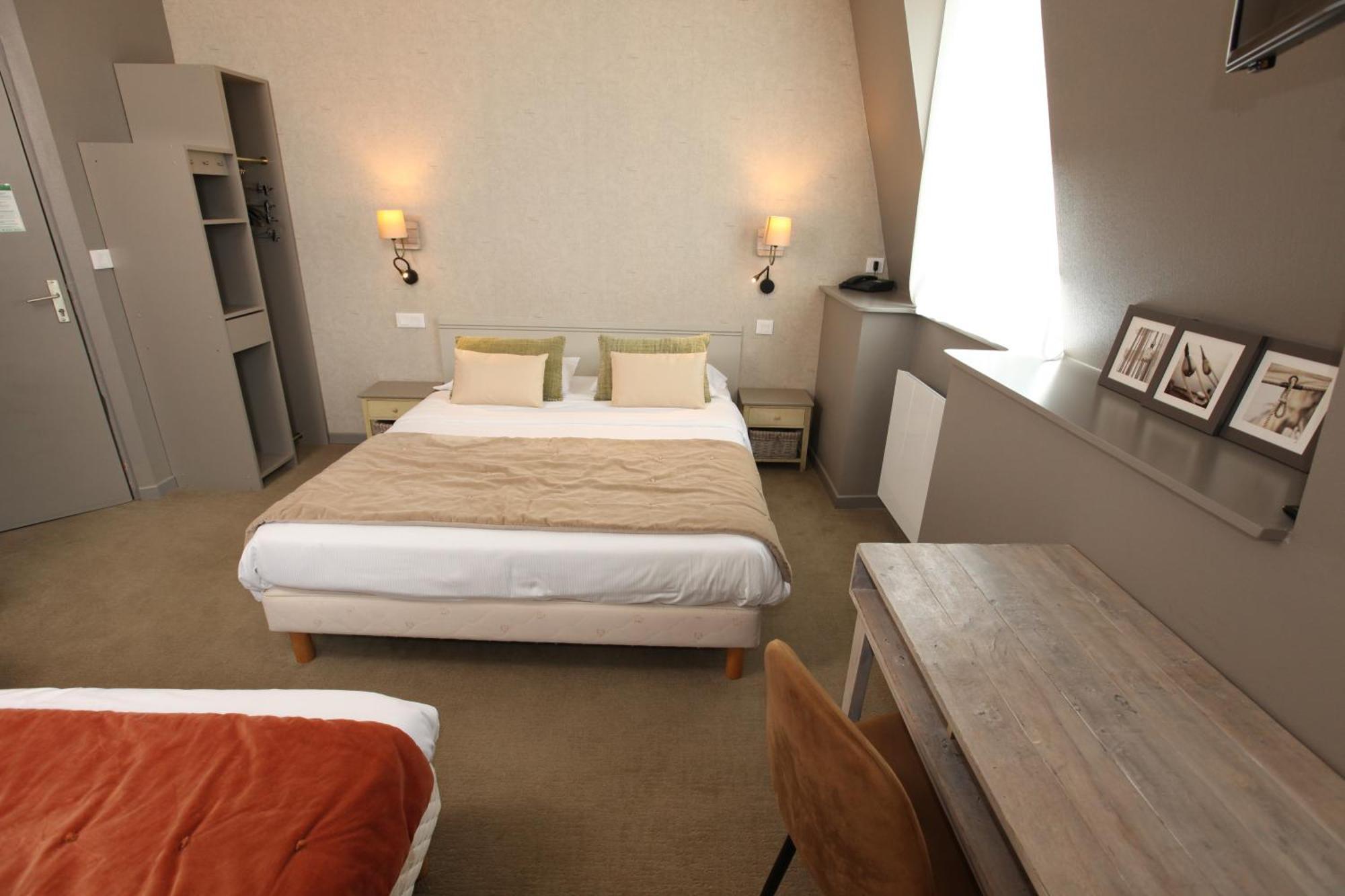 Cit'Hotel Les Alizes ดีนาร์ ภายนอก รูปภาพ