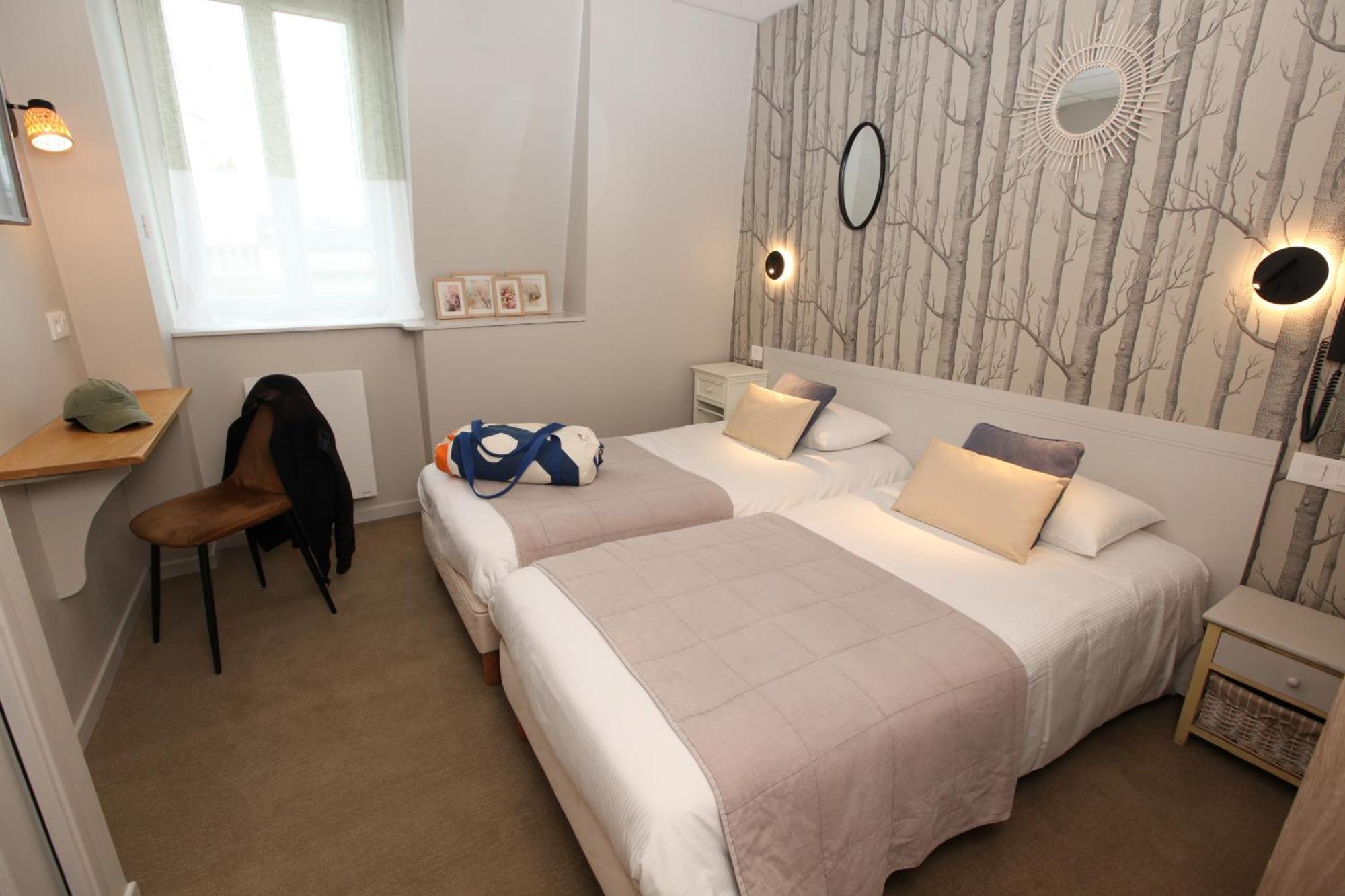 Cit'Hotel Les Alizes ดีนาร์ ภายนอก รูปภาพ
