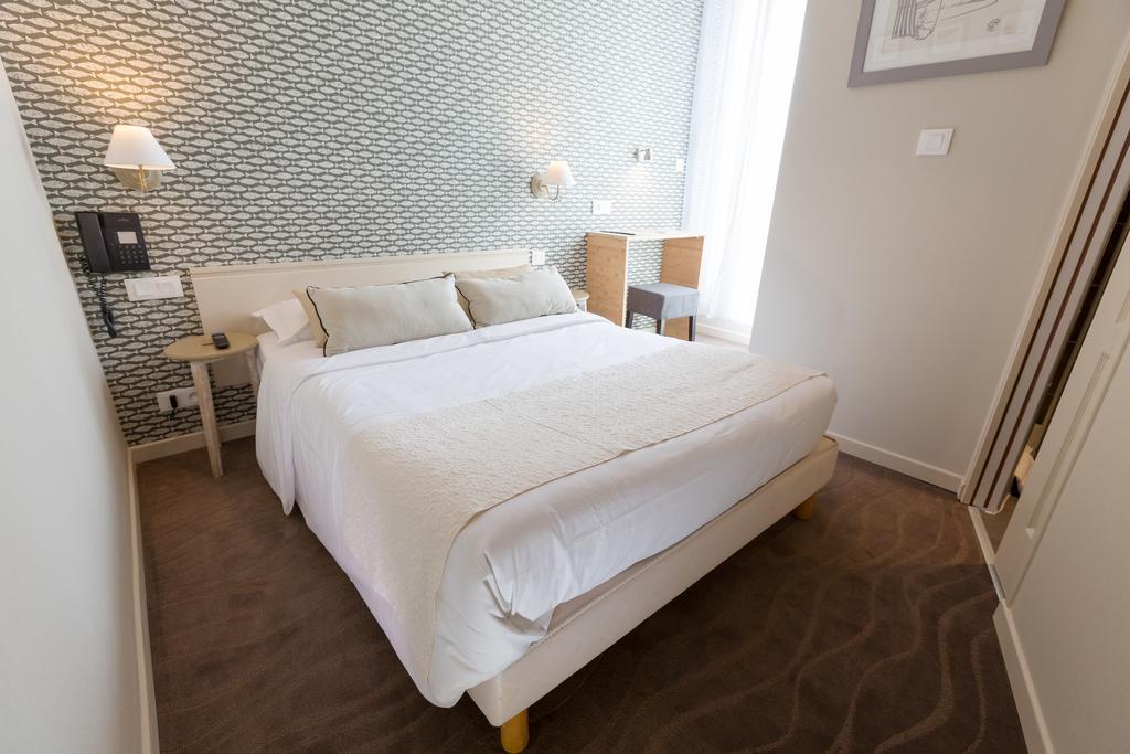 Cit'Hotel Les Alizes ดีนาร์ ภายนอก รูปภาพ